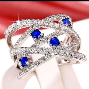New!!! Gorgeous sapphire and white topaz ring
